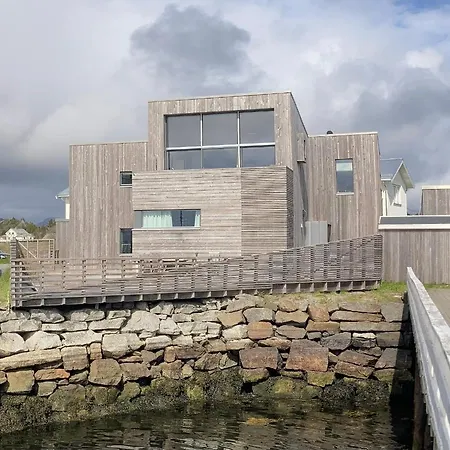 Unique Waterfront