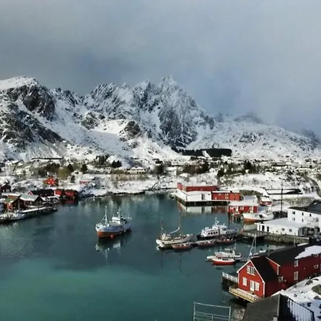 Unique Waterfront Ballstad